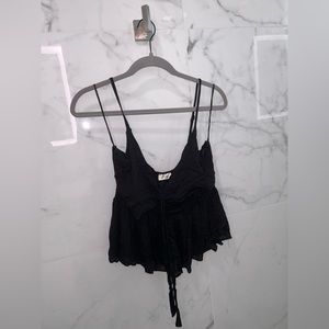 Strappy top, tie in front